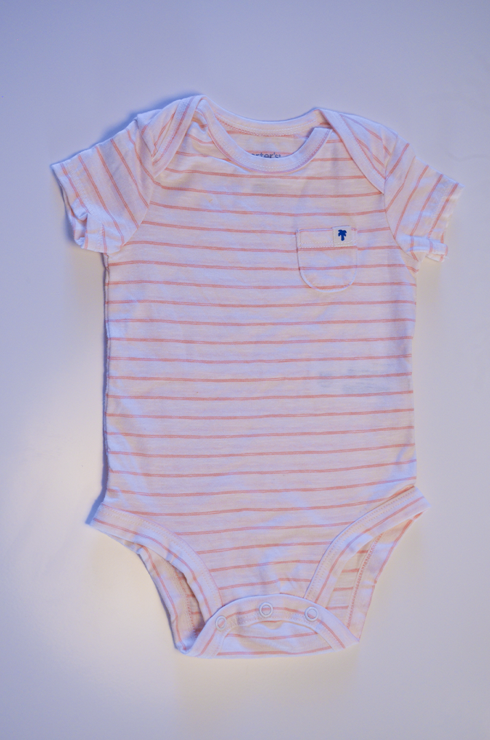 Body Carter’s Listrado Creme com Bolso