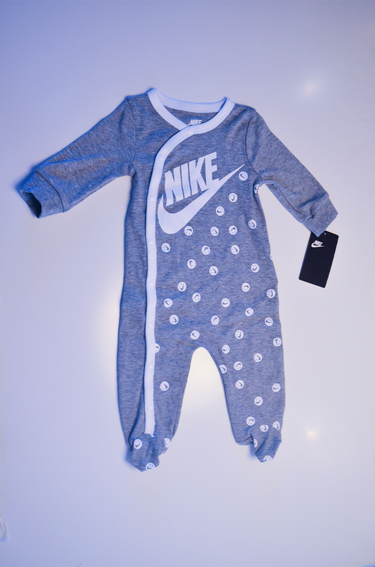 Macacão Nike Cinza Smiley