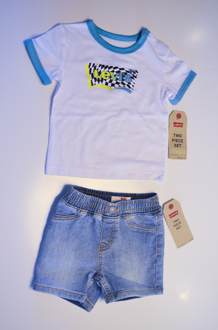 Conjunto Levi’s Camiseta & Short Jeans