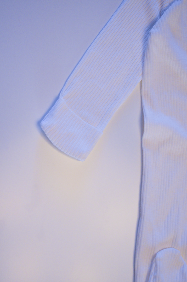 Macacão Carter's Creme