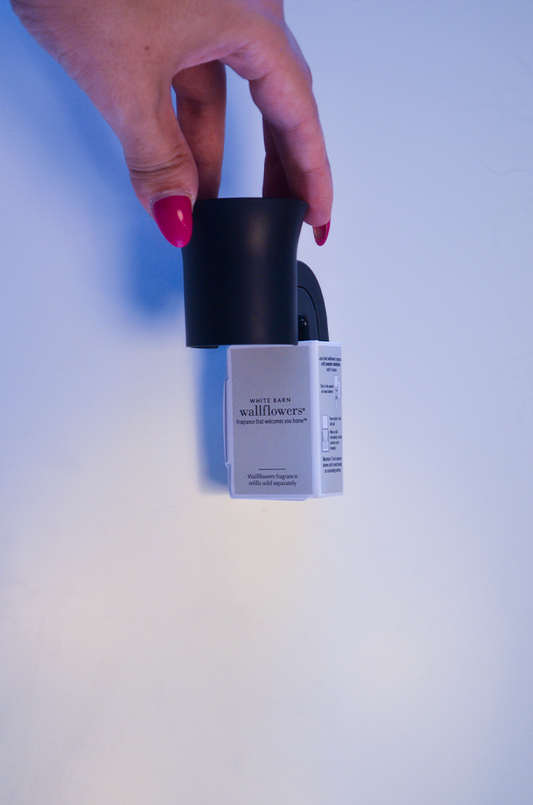 Difusor de Ambiente Wallflowers Black White Barn - Bath & Body Works