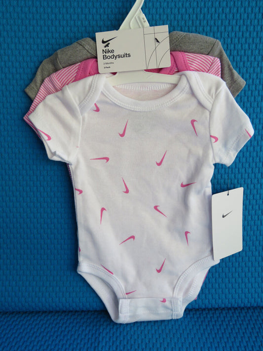 Kit 3 Bodies Nike – Conforto & Estilo